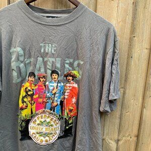 2009 The Beatles Sgt. Peppers Lonely Hearts Club Band Graphic T Shirt Large